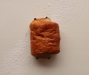 PAIN AU CHOCOLAT